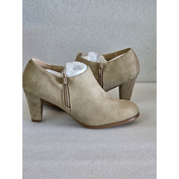 Journee Collection Womens Sanzi Kitten Heel Booties - TAUPE 8 1/2 New - Picture 2 of 7